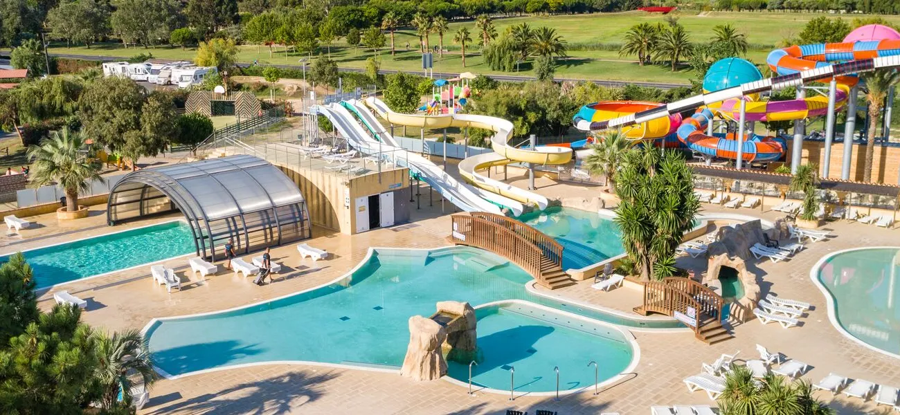 Wasserparks mit Rutschen in Marvilla Parks.