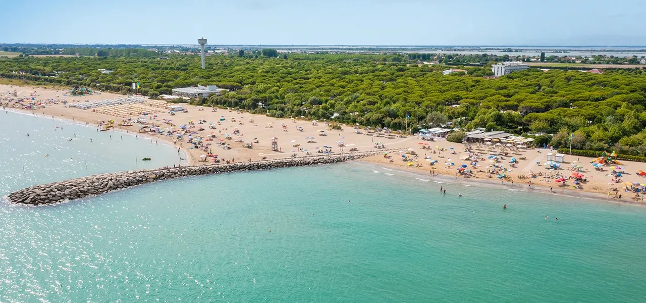 Strand beim Roan-Campingplatz Union Lido Mare in der Region Venetien.